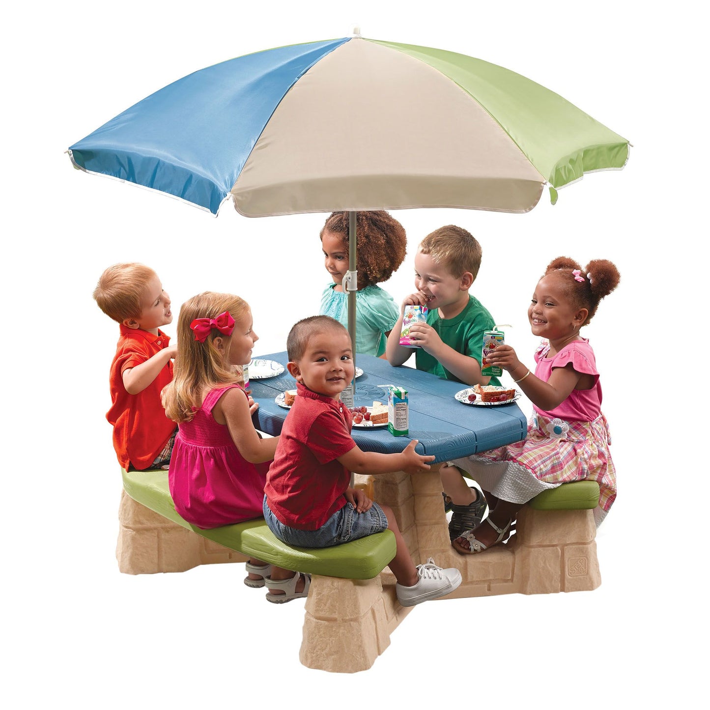 step2-outdoor-picnic-table-with-umbrella