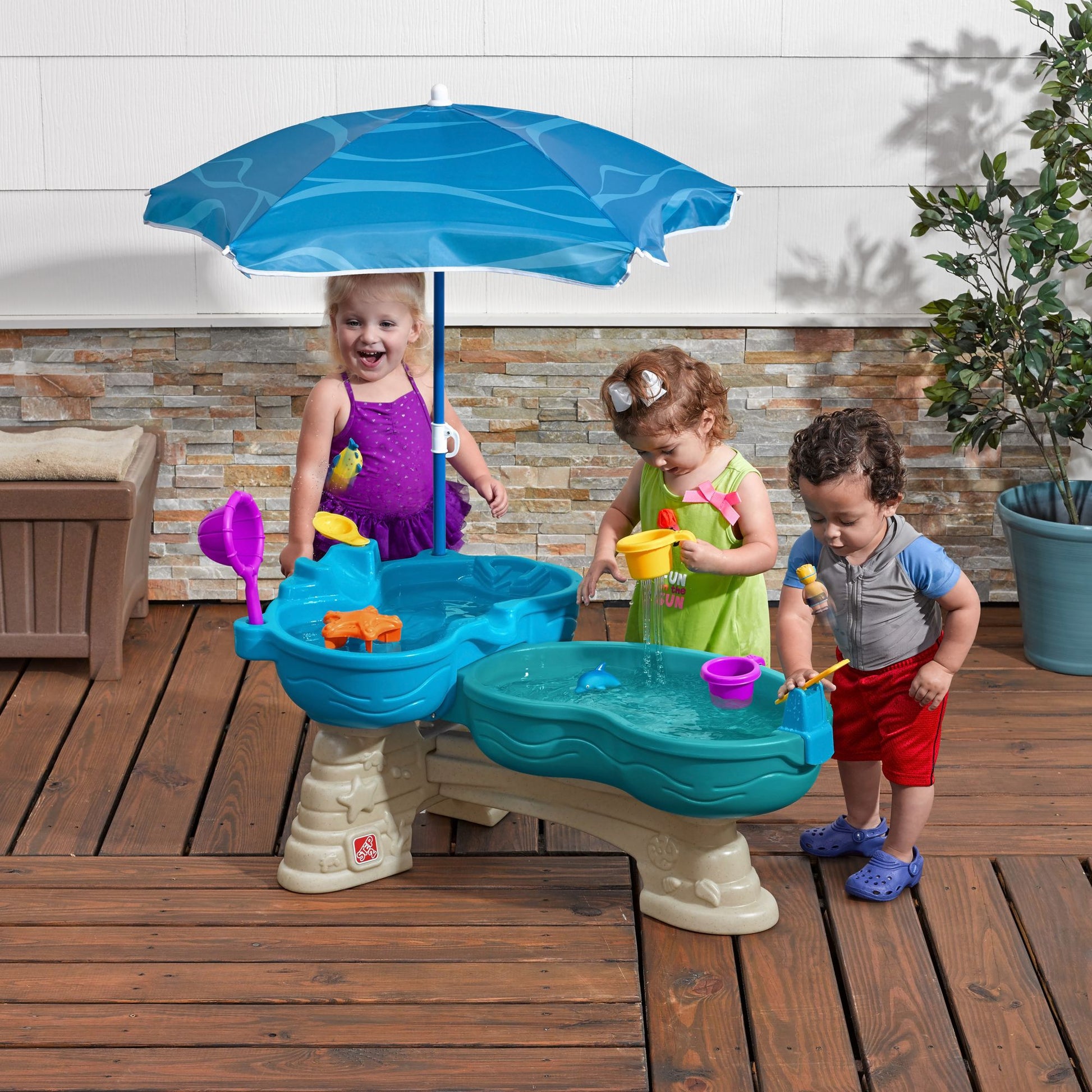 step2-spill-and-splash-seaway-water-table-with-umbrella