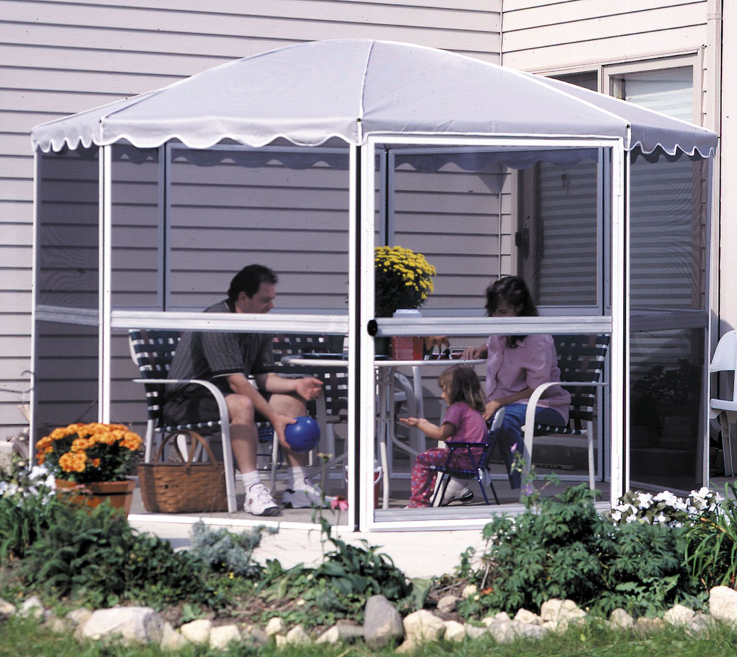 casita-111-round-screenhouse---white